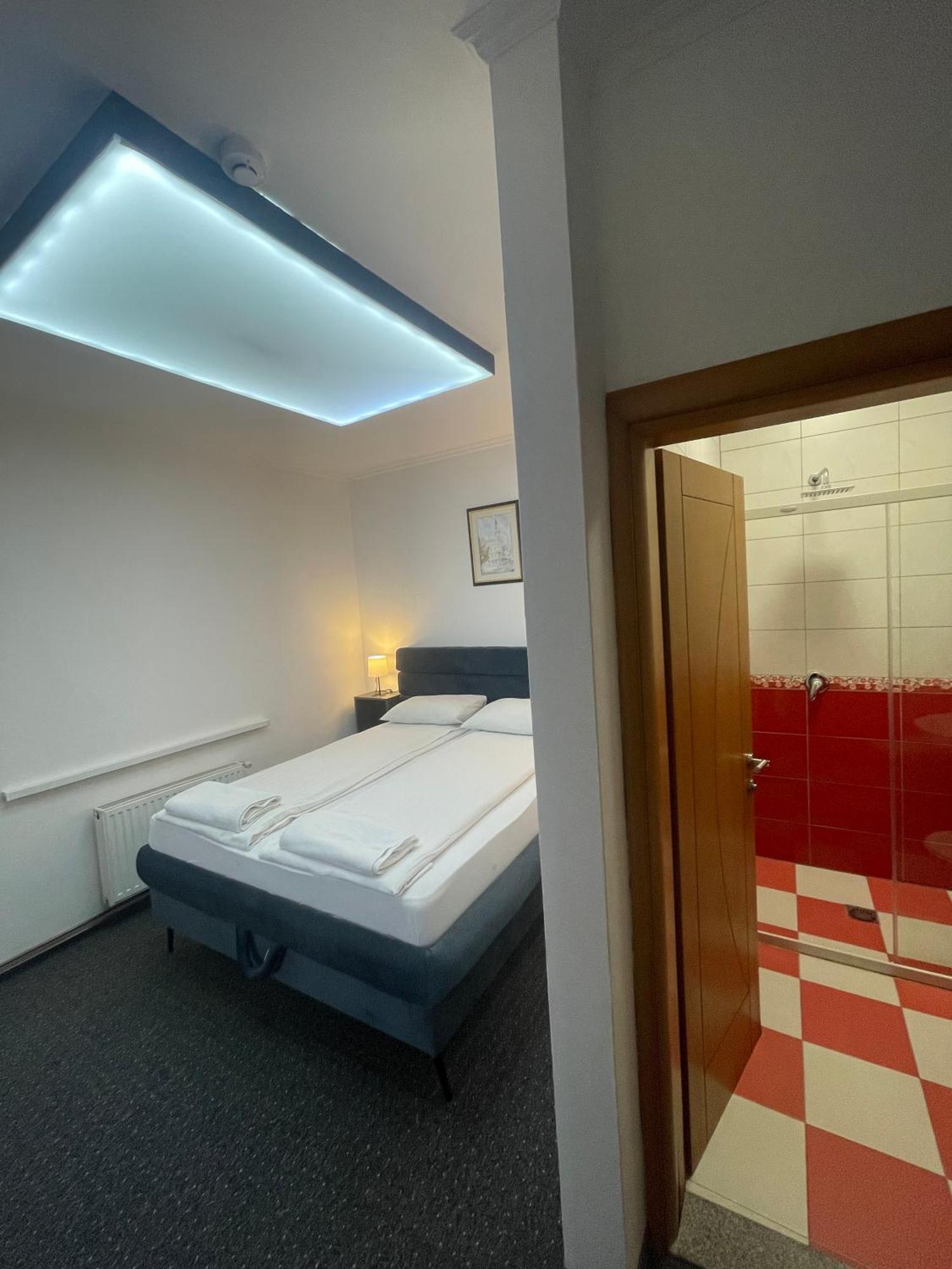 Hotel Ada - Otoka SJJ Buitenkant foto