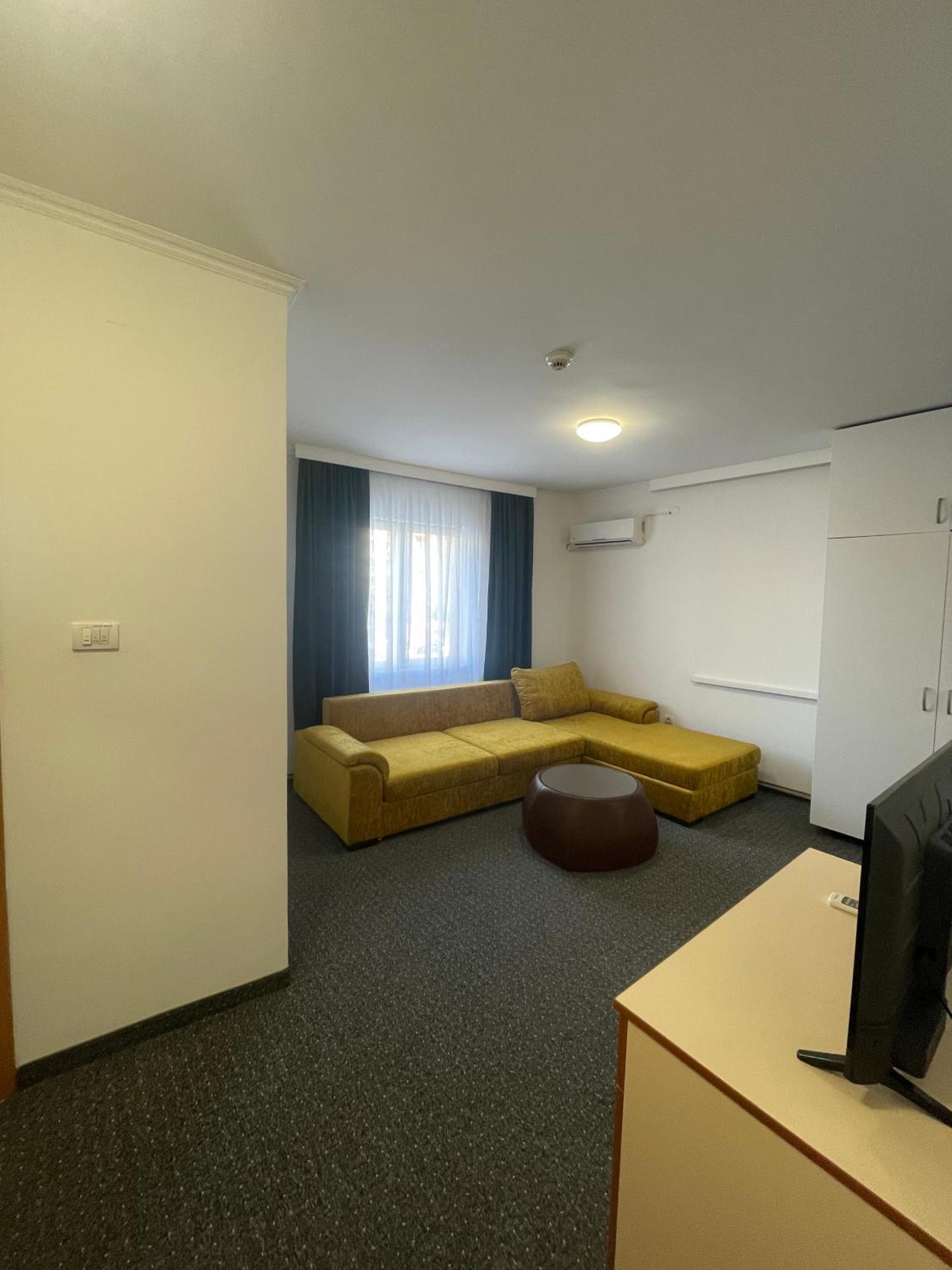 Hotel Ada - Otoka SJJ Buitenkant foto