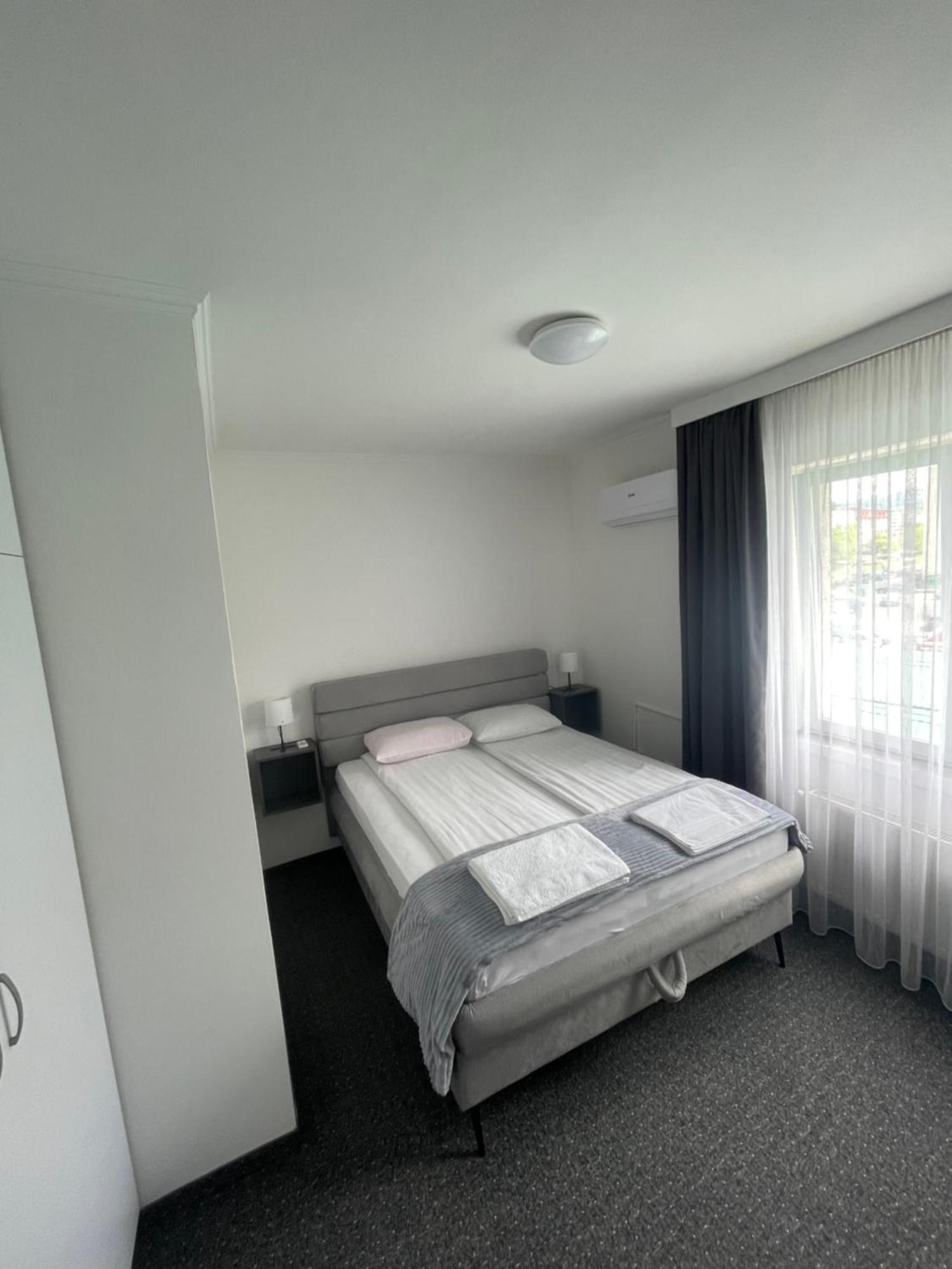 Hotel Ada - Otoka SJJ Buitenkant foto